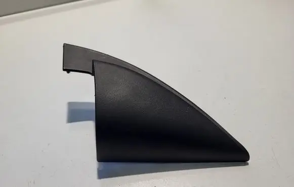 Hyundai Kona I Front door glass trim molding