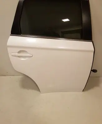 Mitsubishi Outlander Rear door