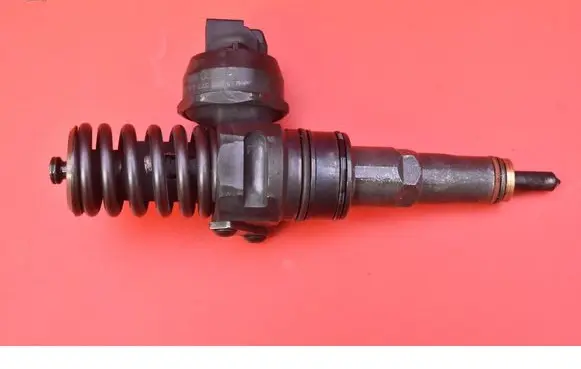 Volkswagen PASSAT B5.5 Fuel injector 038130073BA