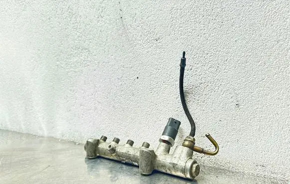 Opel Astra H Fuel main line pipe 0445214049