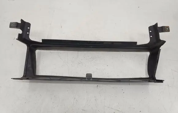 Volvo V50 Intercooler air channel guide 