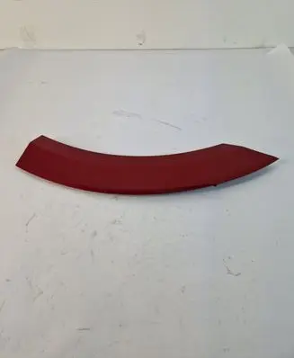 Rear fender molding trim