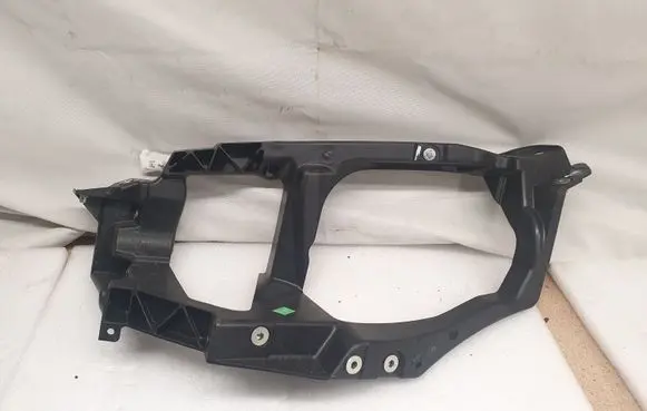 Headlight/headlamp mounting bracket