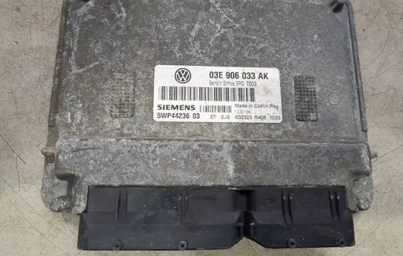 Volkswagen Polo IV 9N3 Engine control unit/module 03E906033AK 5WP4423603 3PG7003