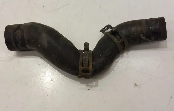 Engine coolant pipe/hose