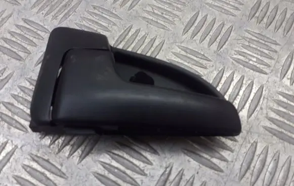 KIA Ceed Front door interior handle 826111H000