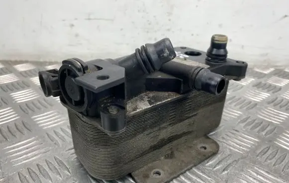 BMW 5 F10 F11 Engine oil radiator 763858201 M153717C 119637132