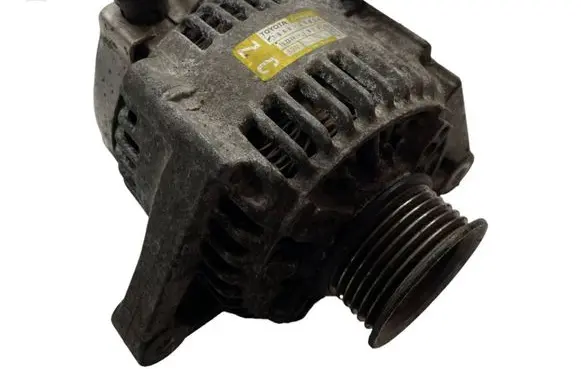 Toyota Corolla E120 E130 Generator/alternator 7706022030
