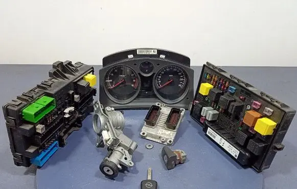 Opel Astra H Engine control unit/module ECU 24420562
