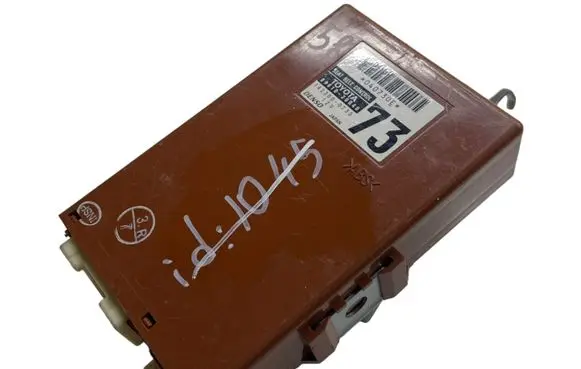 Toyota Avensis T270 Seat belt warning relay 8981020040 1423000730 040730E