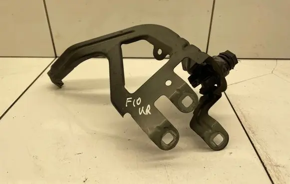 BMW 5 F10 F11 Fender mounting bracket 7183752