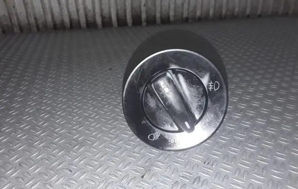 Volkswagen PASSAT B5 Light switch 1C0941531