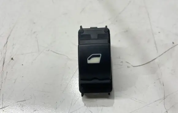 Opel Grandland X Electric window control switch