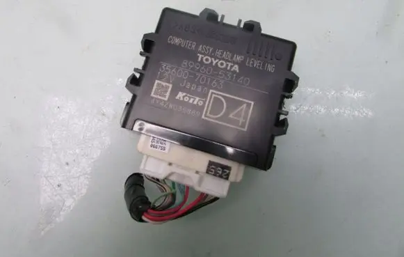 Lexus IS III XE30 Light module LCM 8996053140