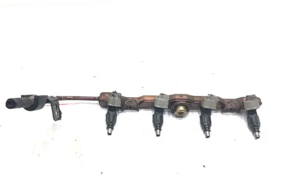 Toyota Corolla Verso E121 Fuel main line pipe