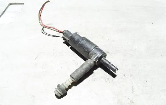 Audi A6 S6 C5 4B Windscreen/windshield washer pump 3B0955681A