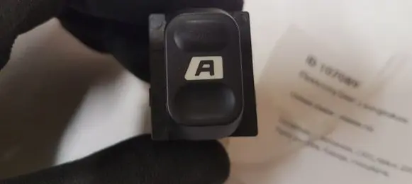 Citroen Xsara Picasso Electric window control switch M2246