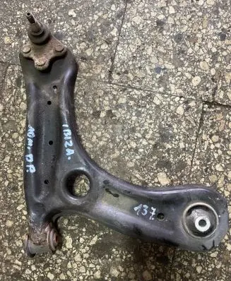 Seat Ibiza III (6L) Front lower control arm/wishbone