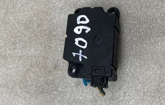 Nissan Micra Air flap motor/actuator 101482
