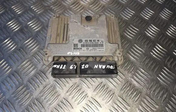 Volkswagen Touran I Engine control unit/module 0281014044 03G906021MM