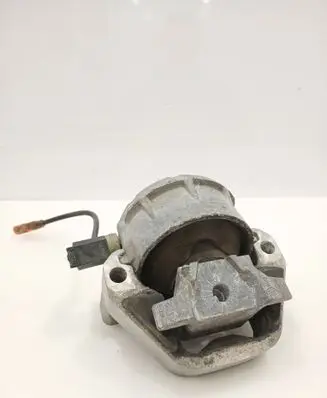 Engine mount bracket