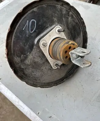 Hyundai Santa Fe Brake booster 585002B987