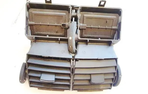 Peugeot 407 Dash center air vent grill 8750