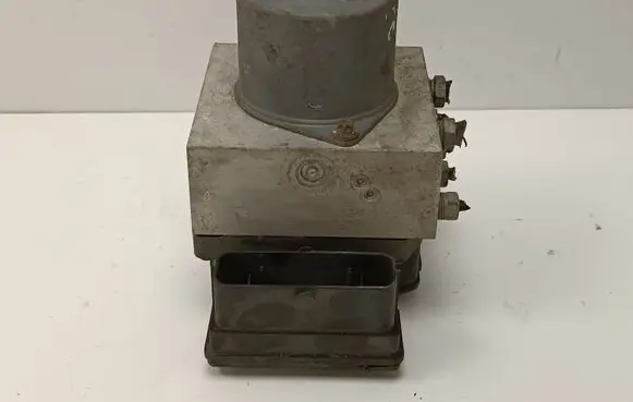Ford Mondeo MK IV ABS Pump 8G912C405AA