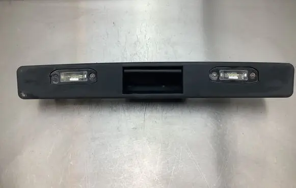 Volvo V70 Trunk door license plate light bar 30699743 7890 31253018
