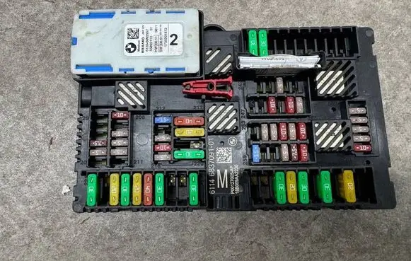 BMW 6 G32 Gran Turismo Fuse module 6837091 61146837091