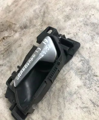 Opel Grandland X Front door interior handle 98201553
