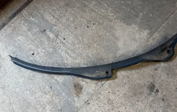 Audi A5 8T 8F Wiper trim 8K1819403