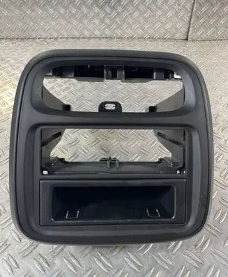 Renault Trafic III (X82) Panel trim 678700458R