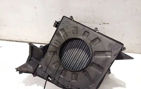 Nissan Primera Air intake duct part 