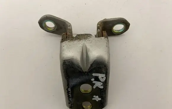 Nissan Murano Z50 Front door lower hinge 