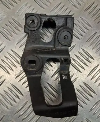 Audi A4 S4 B7 8E 8H Fender mounting bracket 8E0853921D