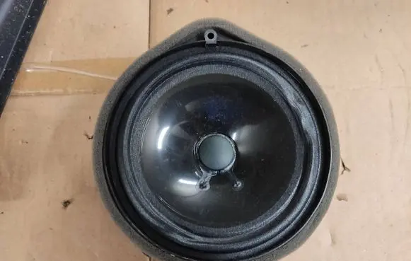 Honda CR-V Front door speaker 2H9190