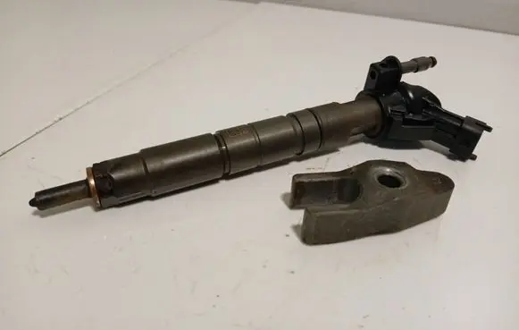 Honda CR-V Fuel injector 0445116006