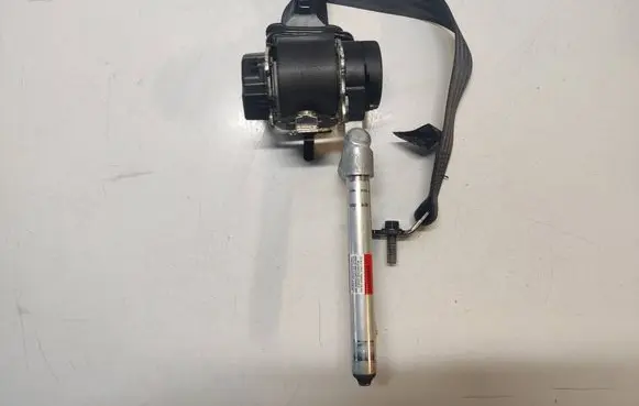 Volvo V70 Rear seatbelt 39821969