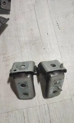 Rear door hinge set