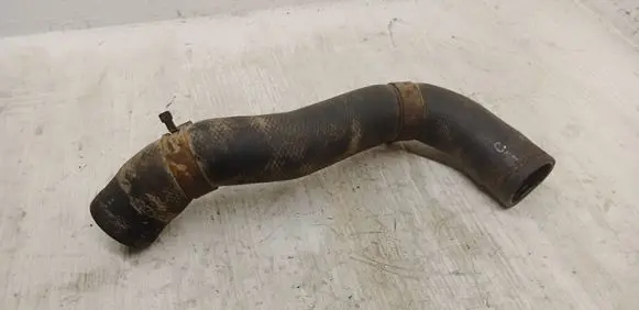 Nissan X-Trail T30 Engine coolant pipe/hose