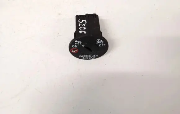 Opel Insignia A Passenger airbag on/off switch 13577258