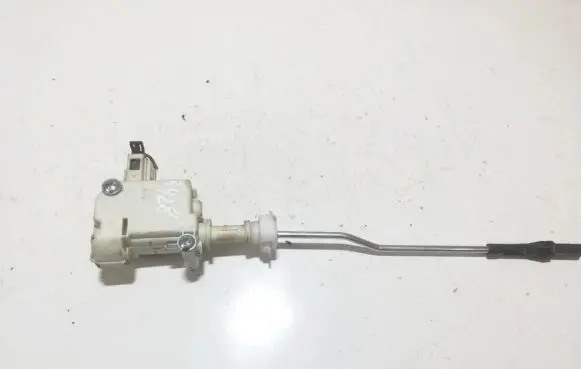 Volkswagen Golf V Central locking motor 1k6810773