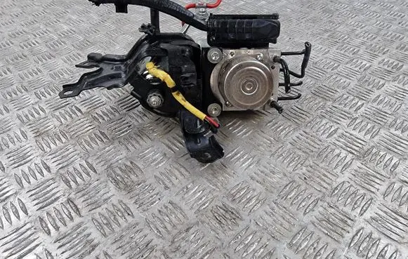 Toyota RAV 4 (XA50) ABS Pump