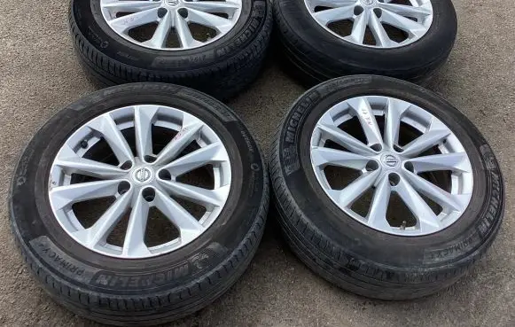 Nissan Qashqai R17 alloy rim 403004EA1B