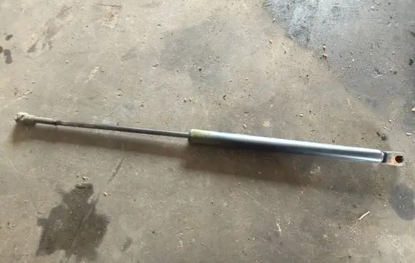 Audi A3 S3 8L Tailgate/trunk strut/damper 8d9827552
