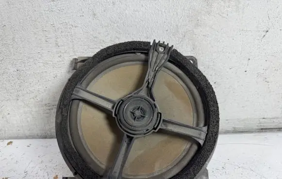 Volvo S60 Parcel shelf speaker 8633574