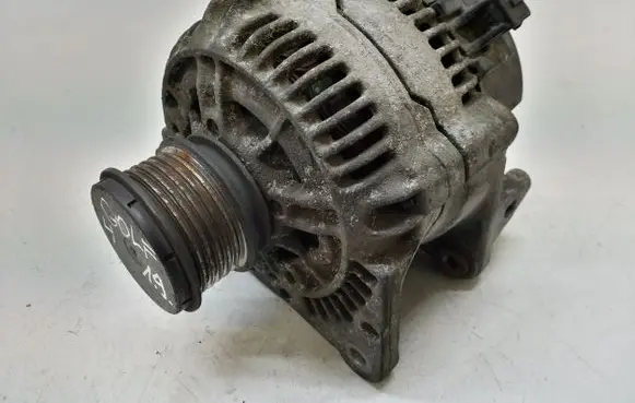 Volkswagen Golf IV Generator/alternator 038903023G 0123310035