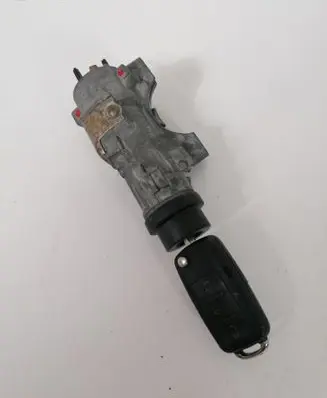 Volkswagen PASSAT B5.5 Ignition lock 4B0905851