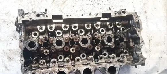 Citroen C5 Engine head 9655911480